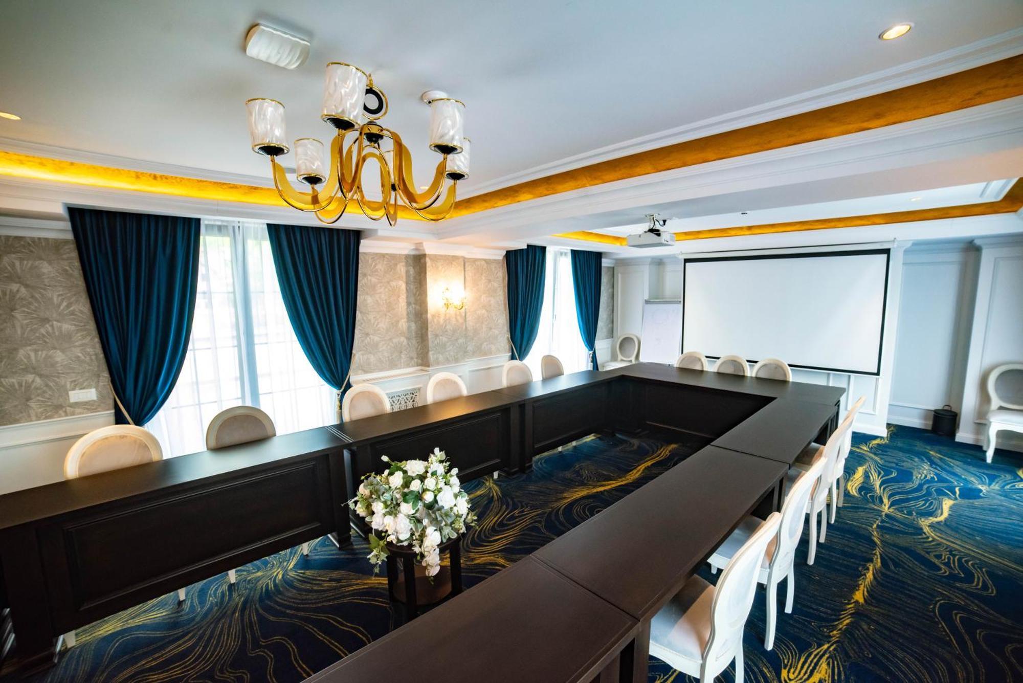 Râmnicu Vâlcea Hotel Noblesse Boutique&Spa מראה חיצוני תמונה