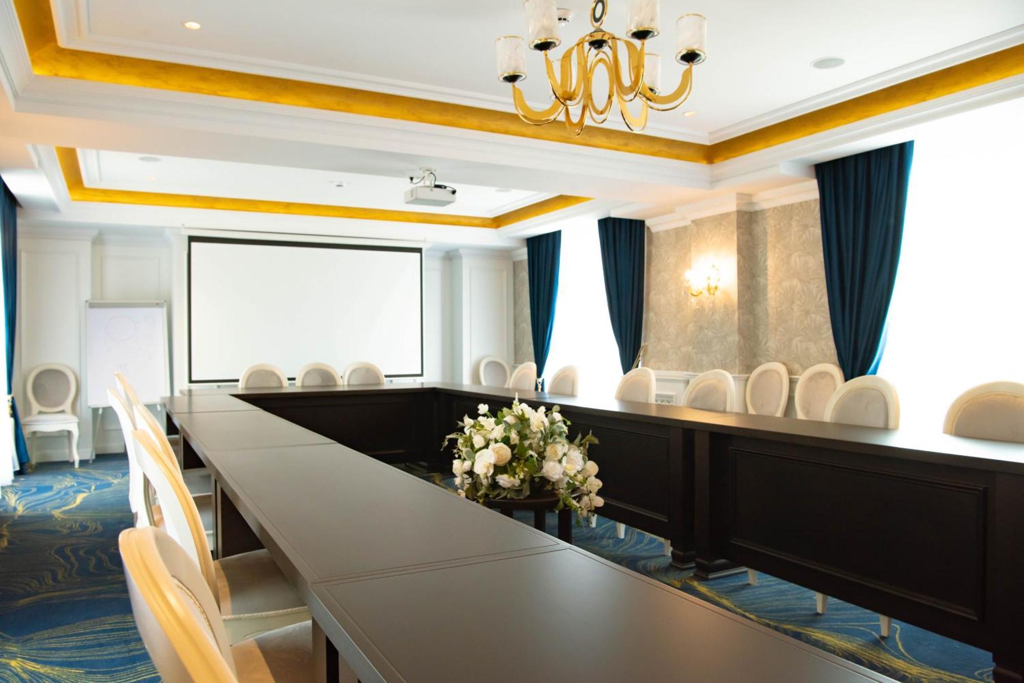 Râmnicu Vâlcea Hotel Noblesse Boutique&Spa מראה חיצוני תמונה